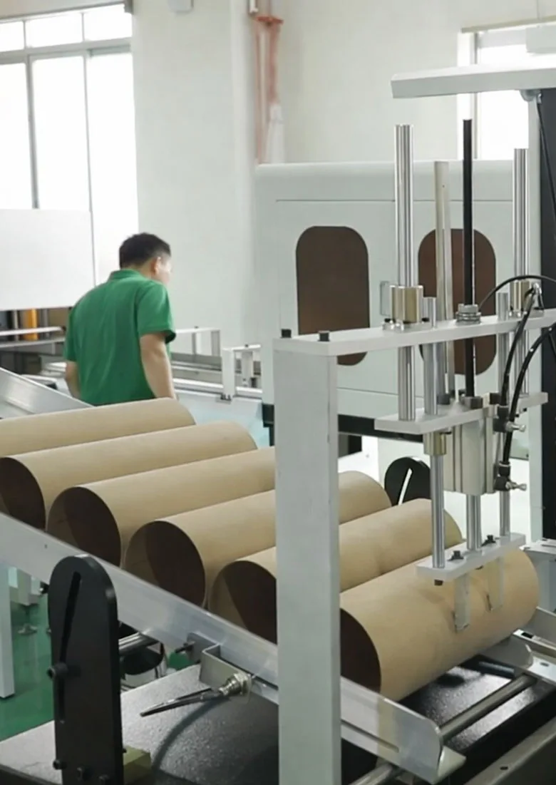 Fabricant d'emballages en tube de papier
