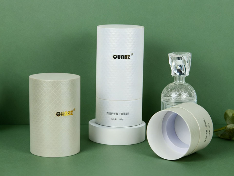 Emballage de tubes en papier pour parfums