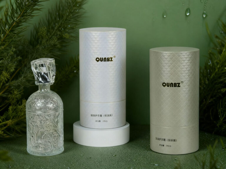 Emballage de tubes en papier pour parfums